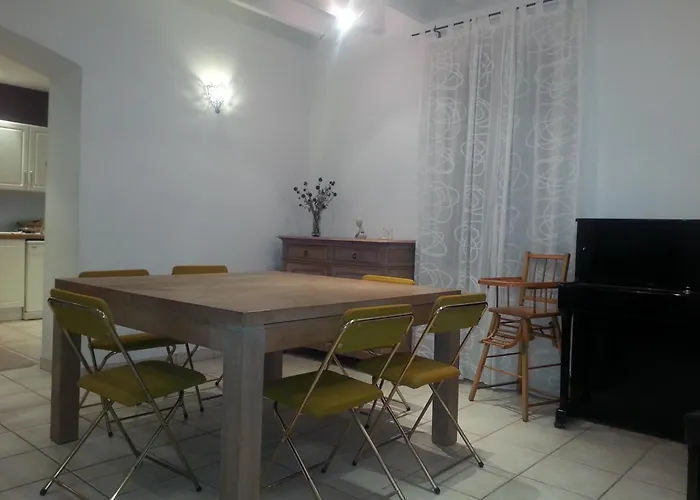 Jolie Maison 2 Chambres - Jardin